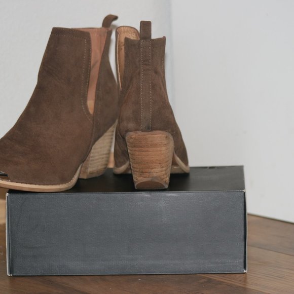 Madden Girl Side Cut Booties - Picture 5 of 5